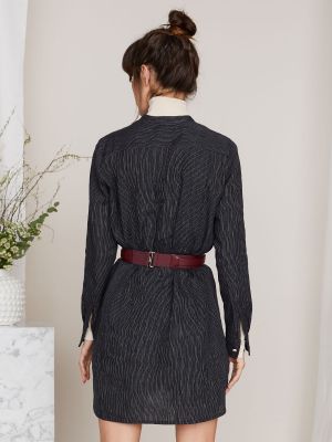 Elegantes schwarzes Hemdblusenkleid Elegantes schwarzes Hemdblusenkleid