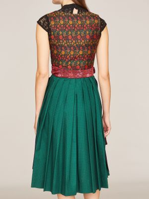 Grünes Dirndl Grünes Dirndl