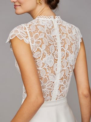 Cremefarbener Braut-Body mit Blumen-Spitze Cremefarbener Braut-Body mit Blumen-Spitze