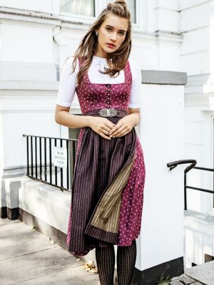 Stretch-Dirndl in Beere mit floralem Muster Stretch-Dirndl in Beere mit floralem Muster