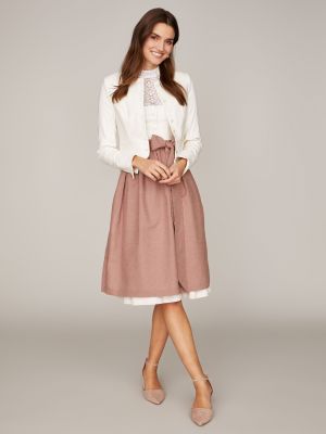 Cremeweißes Dirndl mit 2 Schürzen Cremeweißes Dirndl mit 2 Schürzen