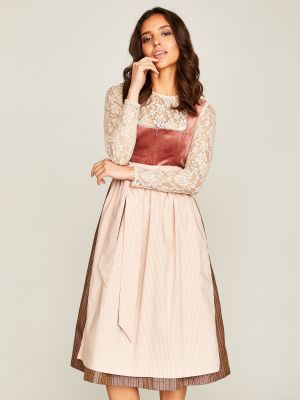 Pflaumenfarbenes Dirndl mit zwei Schürzen Pflaumenfarbenes Dirndl mit zwei Schürzen