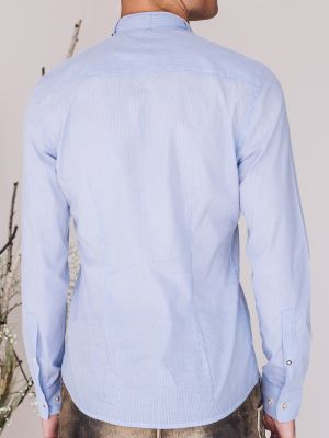 Hellblau-weiß gestreiftes Trachtenhemd Hellblau-weiß gestreiftes Trachtenhemd