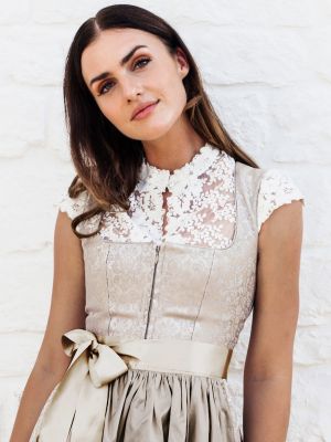 Goldenes Dirndl mit Wendeschürze Goldenes Dirndl mit Wendeschürze