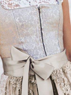 Goldenes Dirndl mit Wendeschürze Goldenes Dirndl mit Wendeschürze