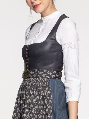 Blaues Dirndl mit floraler Dirndlschürze Blaues Dirndl mit floraler Dirndlschürze