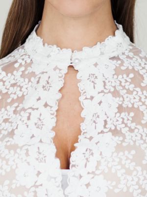 Hochgeschlossene Spitzen-Dirndlbluse mit Flügelarm Hochgeschlossene Spitzen-Dirndlbluse mit Flügelarm