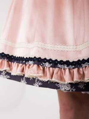 Blaues Dirndl mit rosa Schürze Blaues Dirndl mit rosa Schürze