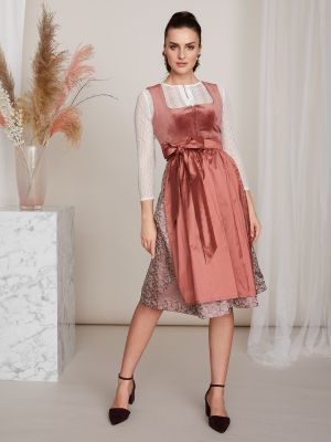 Pflaumen-farbenes Dirndl mit zwei Schürzen Pflaumen-farbenes Dirndl mit zwei Schürzen