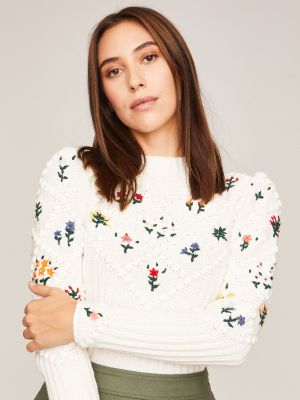 Strickpullover mit Blumenstickerei Strickpullover mit Blumenstickerei