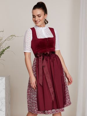 Dunkelrotes Dirndl mit zwei Schürzen Dunkelrotes Dirndl mit zwei Schürzen