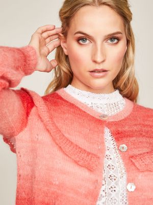 Moderne Strickjacke in Koralle Moderne Strickjacke in Koralle