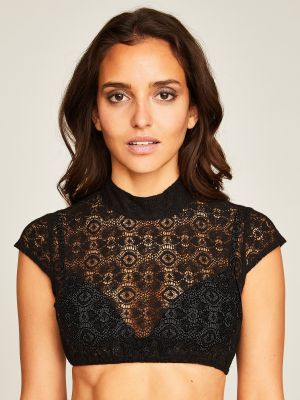Dirndlbluse hochgeschlossen mit Flügelarm Dirndlbluse hochgeschlossen mit Flügelarm