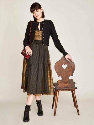 Schwarze Walkjacke mit Volanteinsätzen Schwarze Walkjacke mit Volanteinsätzen