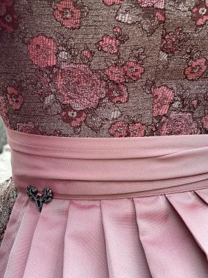 Goldfarbenes Dirndl Goldfarbenes Dirndl