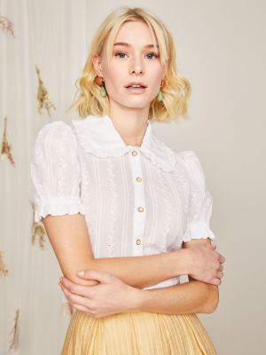 Kurzarm Bluse aus Lochstickerei Kurzarm Bluse aus Lochstickerei